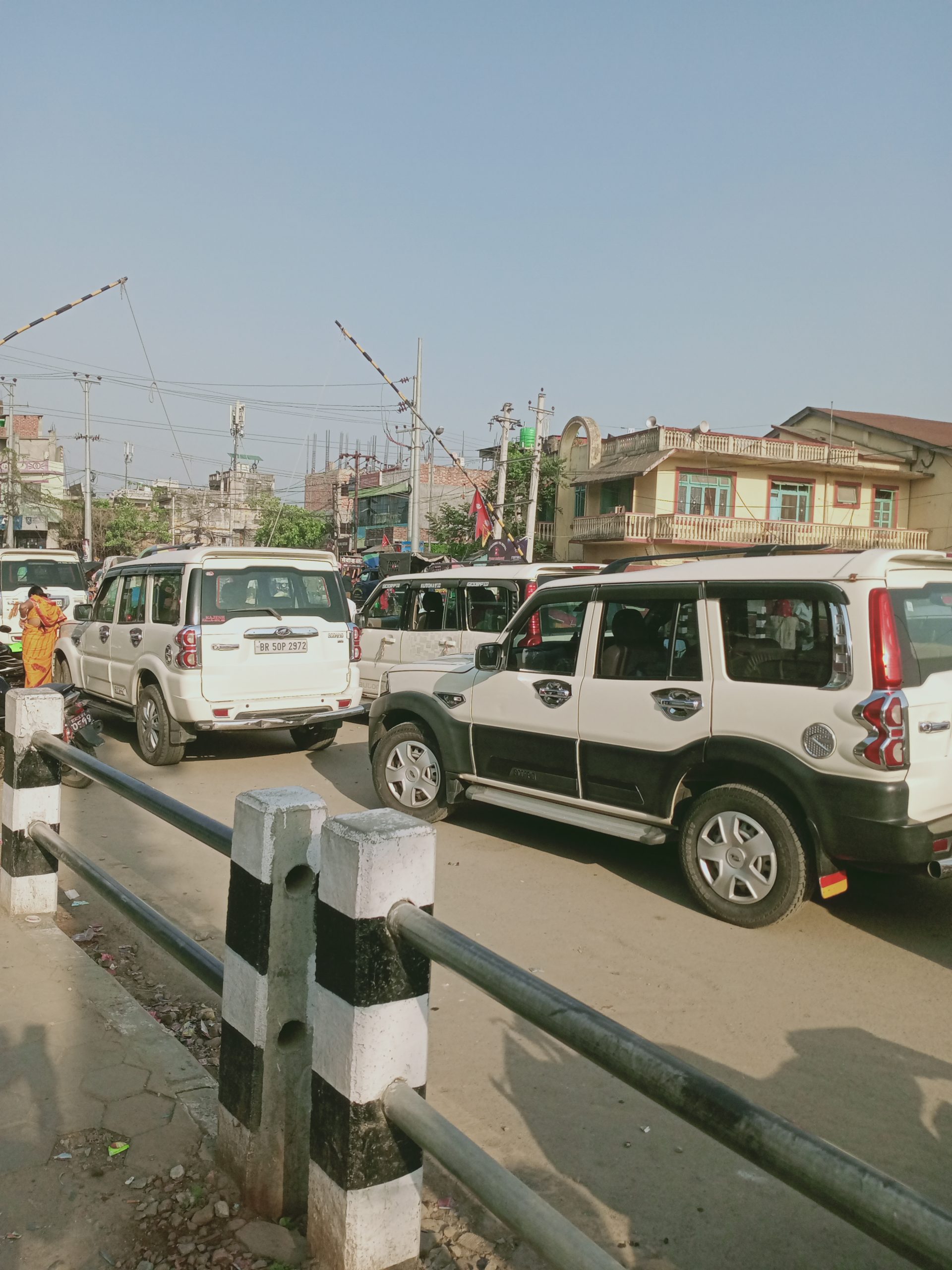 रानी नाकामा भन्सार सर्भरको समस्या, भारतबाट आउने पर्यटकहरु अलपत्र