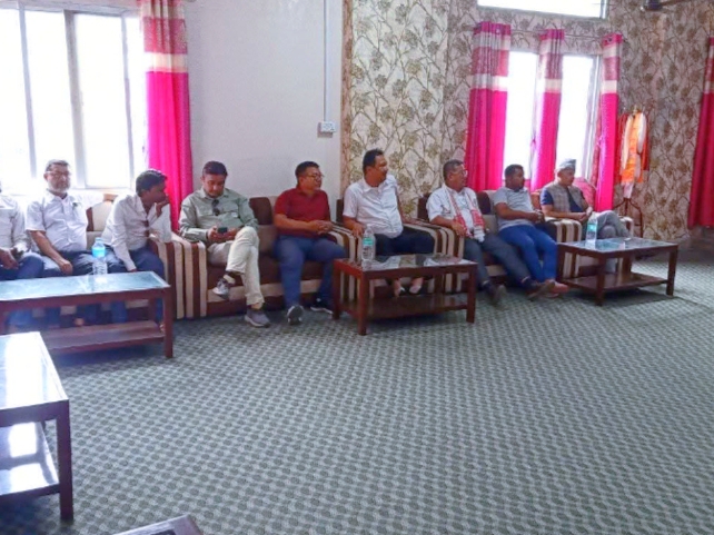 कटहरी–विराटनगर सडक निर्माणमा ढिलासुस्ती : सर्वपक्षीय बैठकले ठेकेदारविरुद्ध कानुनी प्रक्रिया अघि बढाउने निर्णय