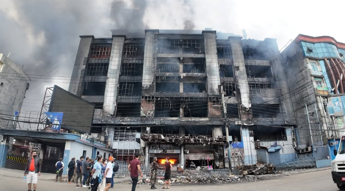 भाटभटेनीका २८ मध्ये २१ शाखामा क्षति, प्रदर्शनकारीद्वारा तोडफोड, लुटपाट र आगजनी