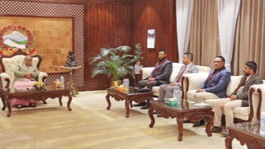 प्रधानमन्त्री कार्की र सभापति लामिछानेबीच बालुवाटारमा भेटवार्ता