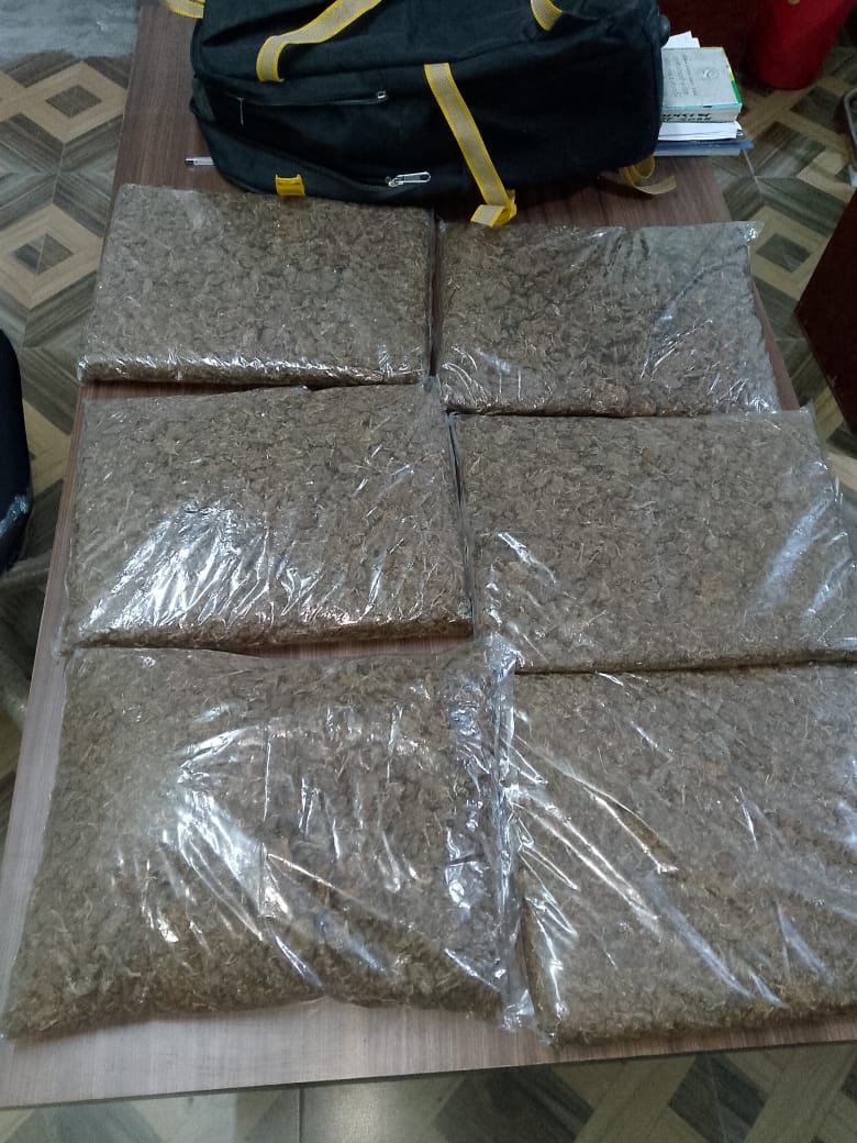 कटहरी गा. पा बाट १० केजी गाँजासहित एक युवक पक्राउ